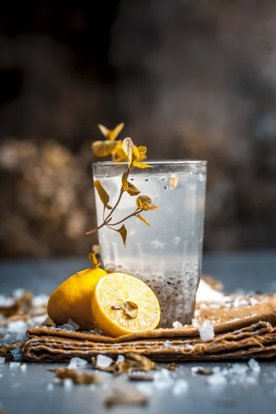 Indiase Populaire Zomer Drankje Basilicum Drankje Met Citroen Suiker Die — Stockfoto