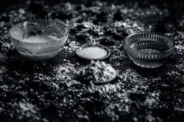 Nohut unu bal ve gül suyu ile yakın çekim 