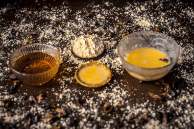 Nohut unu, bal ve gül suyu kapat