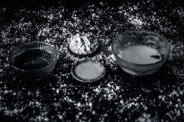 Nohut unu bal ve gül suyu ile yakın çekim