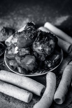 Hint geleneksel çanak Teekha Laal Soliman.rwash baharatlar ile yakın çekim