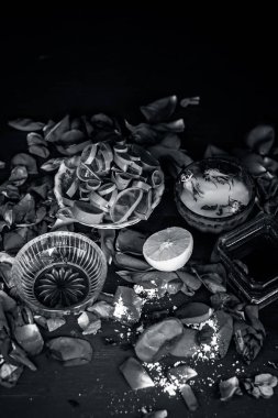 Doğal yüz maskesi ile aloe vera ve baharat için malzemeler