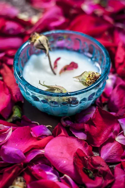 Close Milk Cream Facial Pink Rose Petals — Stock Photo, Image