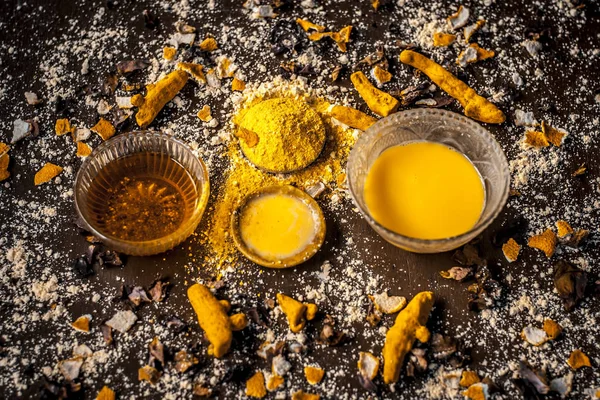 Kikkererwten Meel Met Honing Verschillende Ayurvedische Kruiden Tafel — Stockfoto