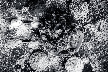 Baharat ile geleneksel Hint vada, yakın çekim 