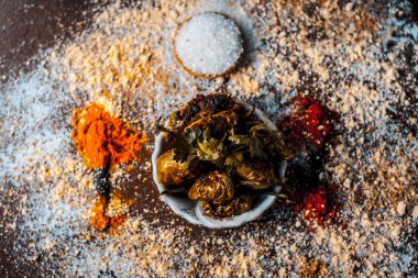 Popüler biber turşu çeşitli baharatlar ile yakın çekim