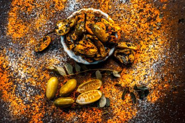 Popüler Hint kabak turşu baharatlar ile yakın çekim