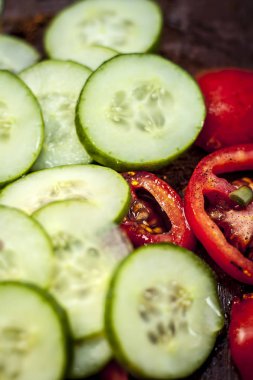 Salatalık ve domates dilimleri yakın çekim