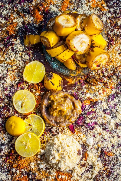 Banana face pack with lemon slices and spices