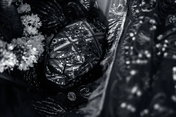 kumaş Dükkanı yuvasında. Siyah ve beyaz