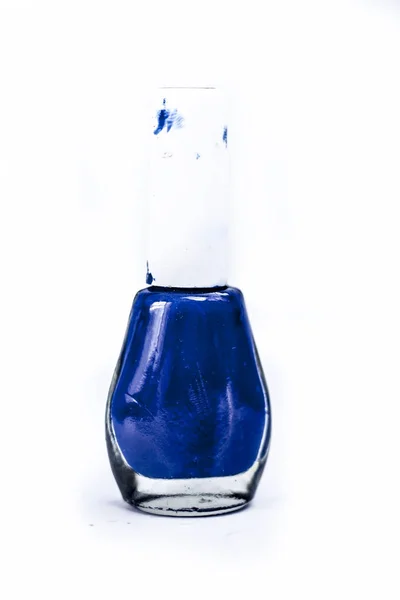 Nahaufnahme Der Farbigen Nagellackflasche Isoliert Auf Weiß — Stockfoto