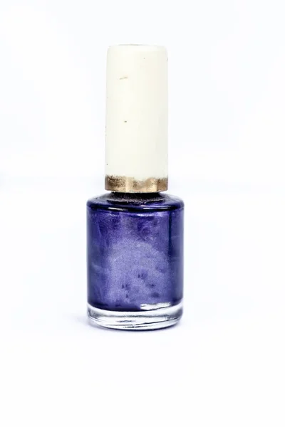 Close Van Gekleurde Nagellak Fles Geïsoleerd Wit — Stockfoto