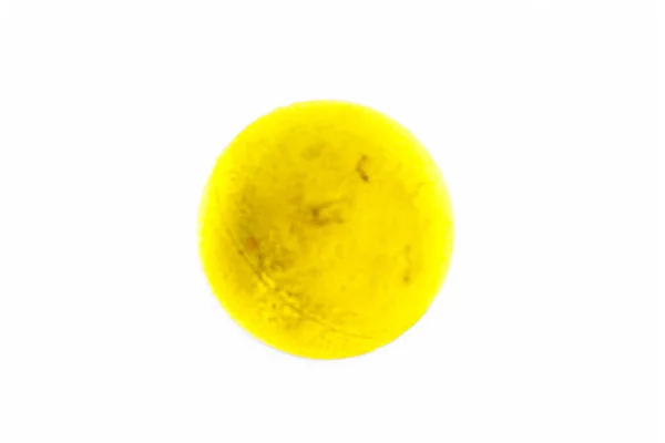 Κοντινό Πλάνο Κίτρινο Σφουγγάρι Μπάλα Απομονωθεί Λευκό — Φωτογραφία Αρχείου