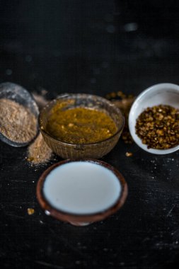 Ayruevdic yüz paketi süt ve yulaf ile Peep ahşap