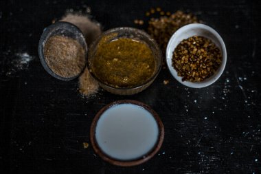 Ayruevdic yüz paketi süt ve yulaf ile Peep ahşap