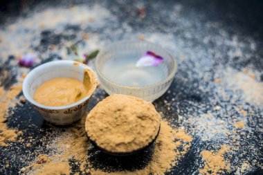 Gül suyu ve limon suyu ile yulaf yüz maskesi 