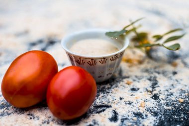 Domates ve yulaf organik yüz paketi 