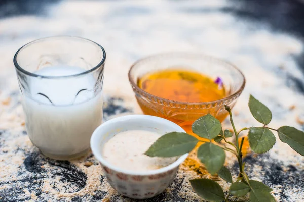 Ingredientes Para Envase Facial Con Avena Leche — Foto de Stock