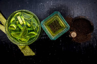 Ayıklanan aloe vera jel ve çay yağı bitkisel saç maskesi