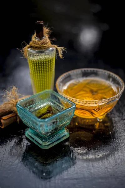 Naturheilmittel Für Haare Aus Honig Mit Oliven Und Zimtölen — Stockfoto