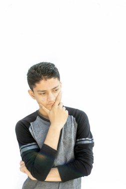 Genç düşünceli adam portresi