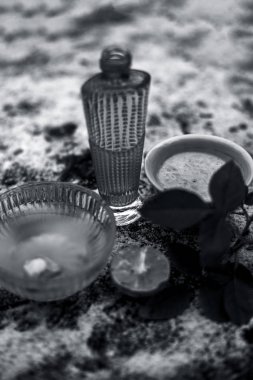 Limon suyu ve zeytinyağı ile yulaf yüz paketi 