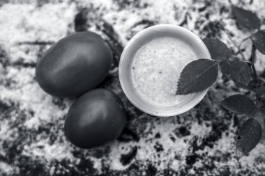 Domates ve yulaf toz organik yüz paketi