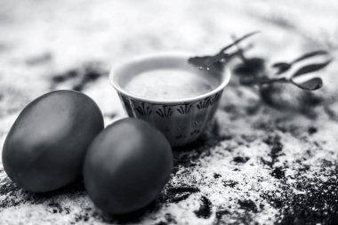 Domates ve yulaf toz organik yüz paketi