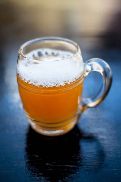 Primer Plano Cerveza Jengibre Taza Transparente — Foto de Stock