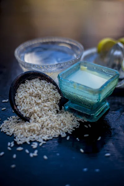 Natural face pack of rice flour with green tea and lemon juice