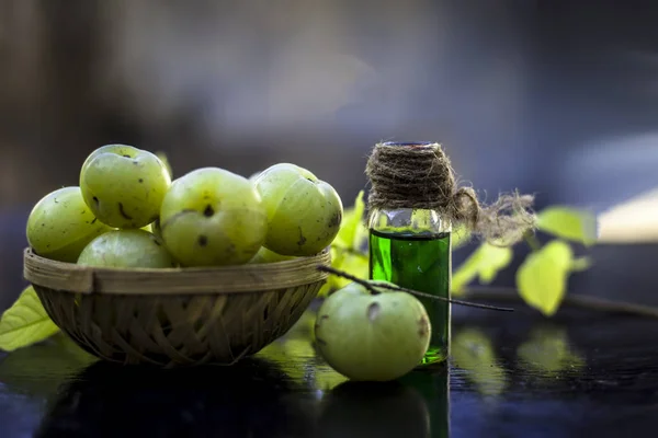 Indian Gooseberry Extracted Essence Transparent Bottle — Stock Photo, Image