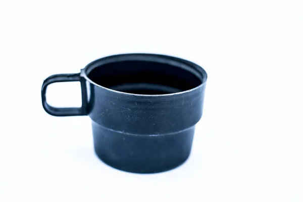 Primer Plano Taza Plástico Color Negro Taza Taza Aislada Blanco — Foto de Stock