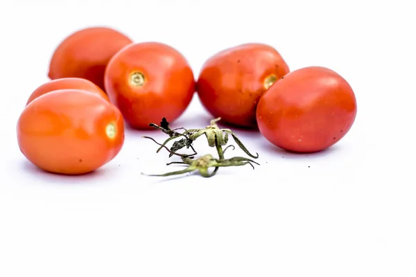 Nahaufnahme Von Einem Bund Roter Tomaten — Stockfoto