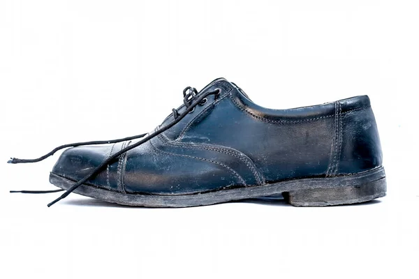 Старая Грязная Классическая Мужская Обувь Изолированы Белом Фоне Крупным Планом — стоковое фото