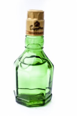 Junagadh-Gujarat-India-November,09-11-2018-imza izole beyaz marka viski şişe yakın.