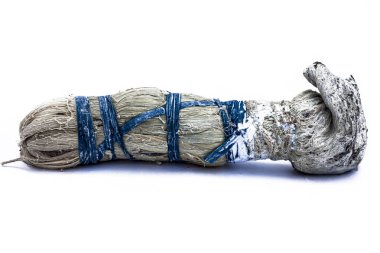 Fırça veya boya fırçası beyaz izole boyama duvar yakın çekim.