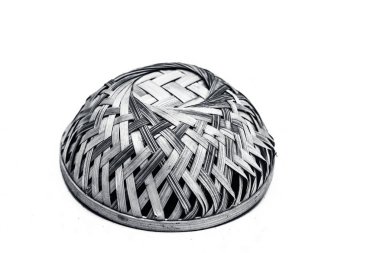 Beyaz izole boş sebze veya meyve sepeti kapatın. Siyah ve beyaz