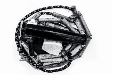 Junagadh-Gujarat-Hindistan-31 Aralık 2018 - Paslanmış buhar demiri teli ile izole edildi.