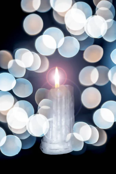 Close Velas Cera Cor Branca Com Bokeh Luzes Natal — Fotografia de Stock