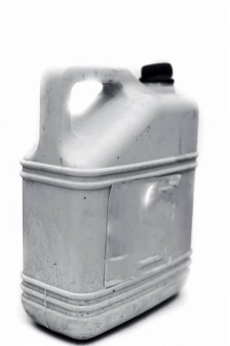 Beyaz renkli Jerrican veya plastik jerrican veya jerry yakın sıvılar içeren için kullanılan beyaz izole edebilirsiniz.