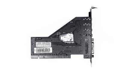 Junagadh-Gujarat-Hindistan-12 Aralık 2018 - Cpus 'ta iyi kalite ses için kullanılan beyaz üzerine izole edilmiş yeşil renkli ses kartı.