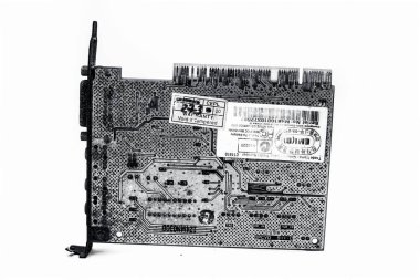 Junagadh-Gujarat-Hindistan-12 Aralık 2018 - Cpus 'ta iyi kalite ses için kullanılan beyaz üzerine izole edilmiş yeşil renkli ses kartı.