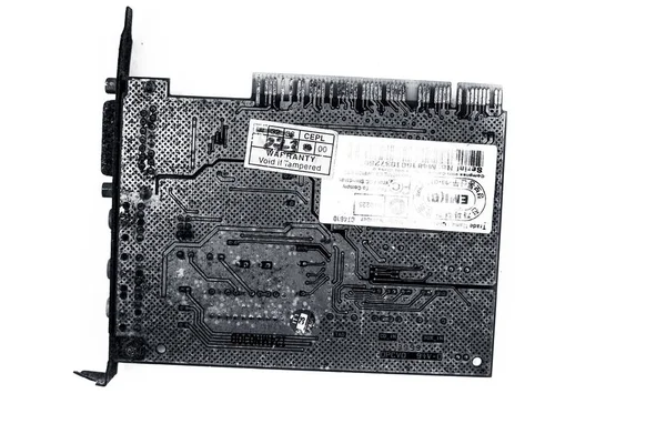 Junagadh-Gujarat-Hindistan-12 Aralık 2018 - Cpus 'ta iyi kalite ses için kullanılan beyaz üzerine izole edilmiş yeşil renkli ses kartı.