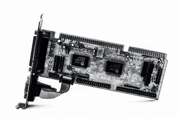 Junagadh-Gujarat-Hindistan-12 Aralık 2018 - Cpus 'ta iyi kalite ses için kullanılan beyaz üzerine izole edilmiş yeşil renkli ses kartı.