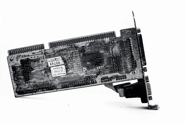 Junagadh-Gujarat-Hindistan-12 Aralık 2018 - Cpus 'ta iyi kalite ses için kullanılan beyaz üzerine izole edilmiş yeşil renkli ses kartı.