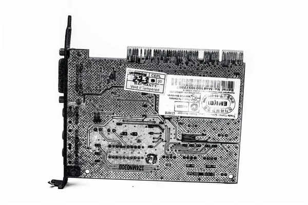 Junagadh-Gujarat-Hindistan-12 Aralık 2018 - Cpus 'ta iyi kalite ses için kullanılan beyaz üzerine izole edilmiş yeşil renkli ses kartı.