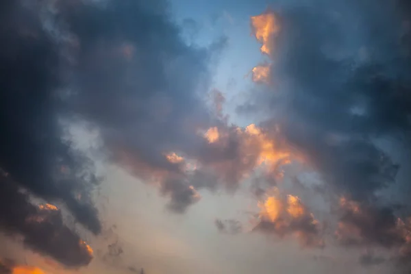 Nubes Con Toque Sol Tomadas Atardecer — Foto de Stock