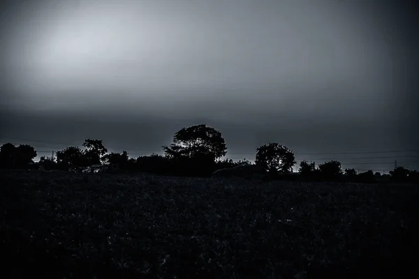 Pôr Sol Tiro Montanhas Campos Vazios — Fotografia de Stock