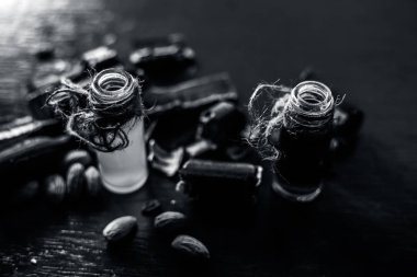 Ahşap yüzeyde en iyi ve hızlı kabızlık çare yani badem yağı iyi amaltas veya altın duş ağacı yağı ile karıştırılır.