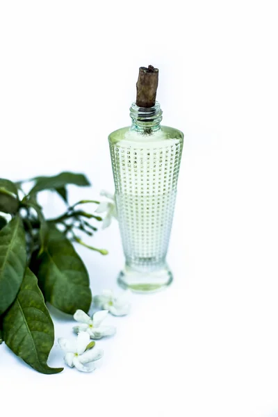 Nahaufnahme Von Spray Oder Parfüm Der Indischen Jasminblüte Oder Juhi — Stockfoto